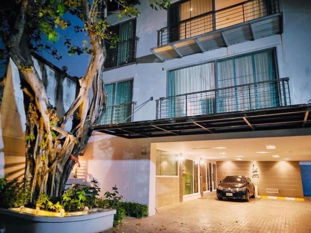 Vivi Avenue Thonglor Apartment Bangkok Exterior photo